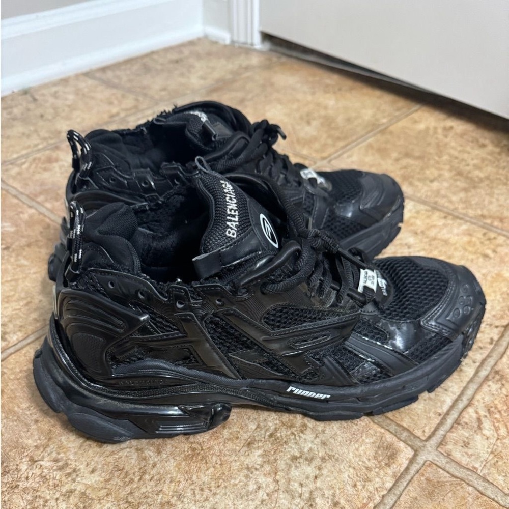 Balenciaga Men's Sneakers Black - 39 / Black